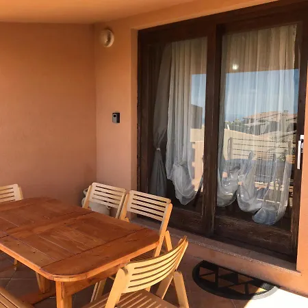 Casa Di Maia, Piscina, Posto Auto E Giardino בית נופש
