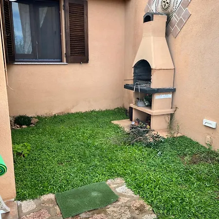 Casa Di Maia, Piscina, Posto Auto E Giardino בית נופש *